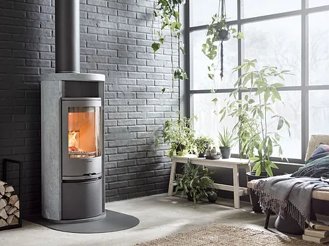 Skantherm Ofen im Wohnzimmer - Gemütliche Atmosphäre dank moderner Heizungswärme